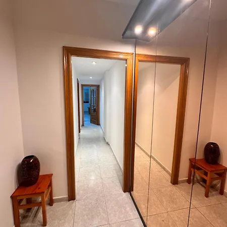 Comfortable And Well-located - Shared Common Areas Apartment